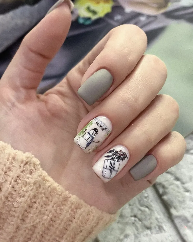 Maniküre in Grau mit Design – Nagelstudio Minden